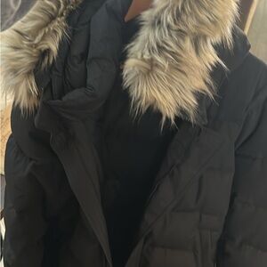Aritzia Black Puffer Jacket with Faux Fur Collar